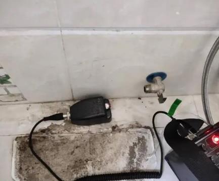 秦都屋顶漏水维修公司分享下卫生间漏水的危害及解决方法